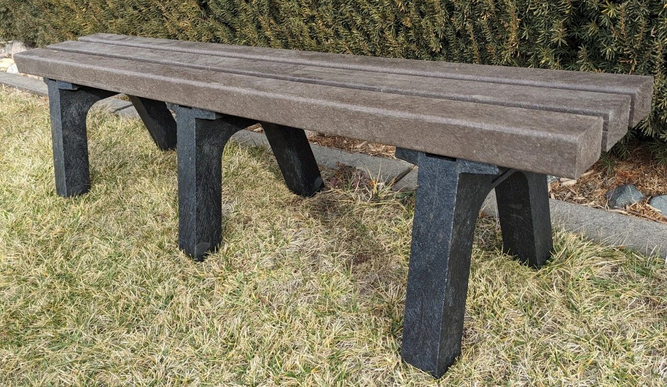 Trail Bench w/ Black Legs