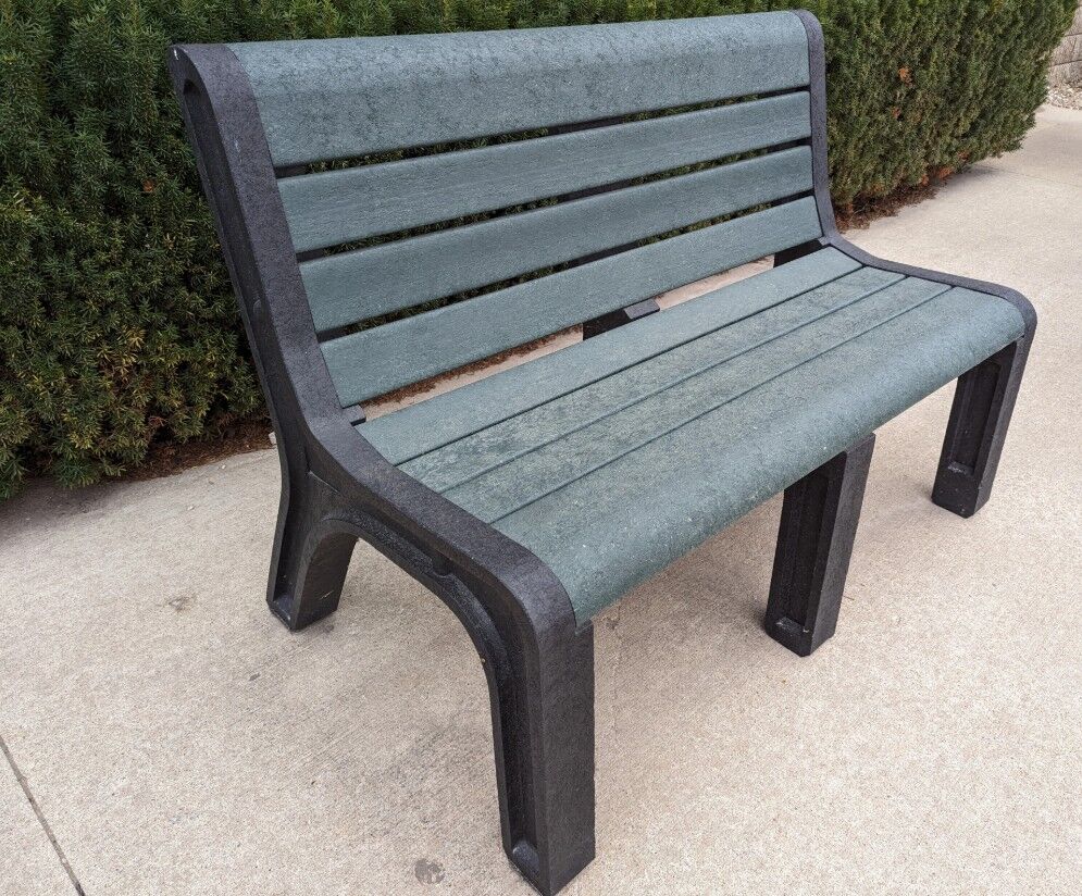 Malibu Bench w/ Black Legs