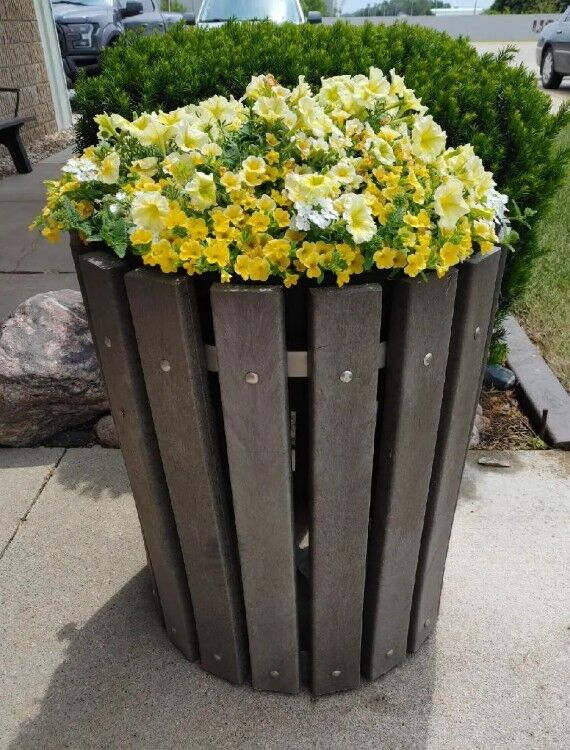 Round Planters