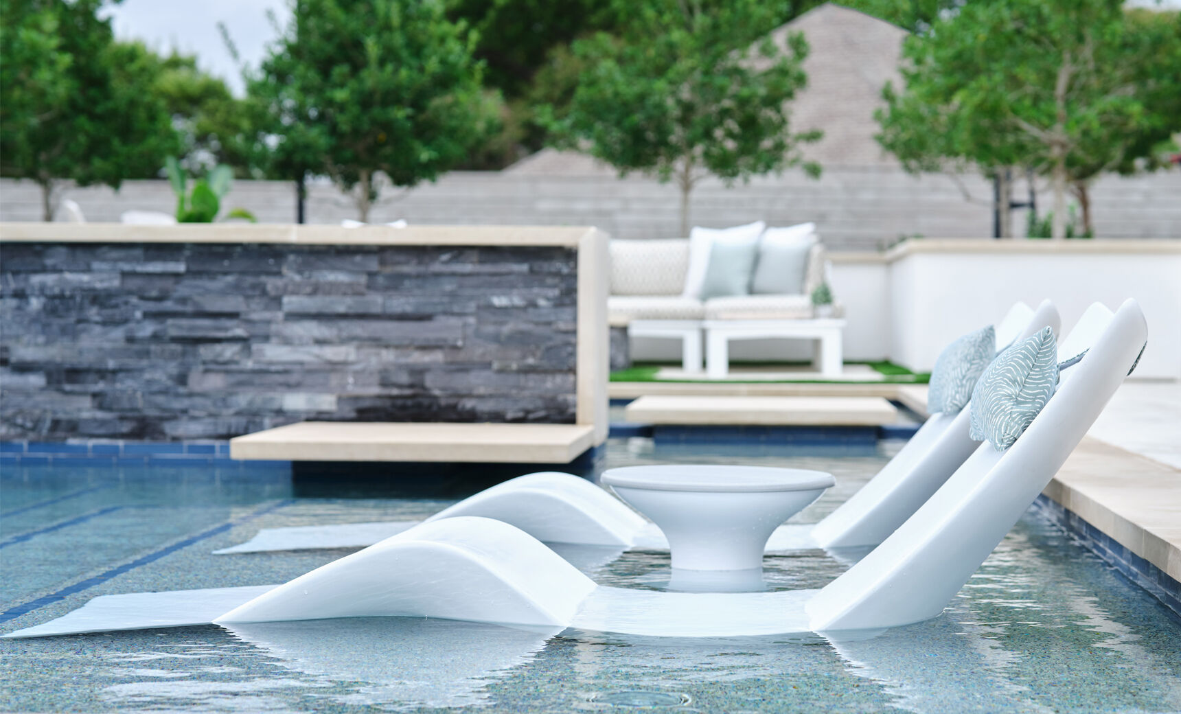 Autograph Chaise