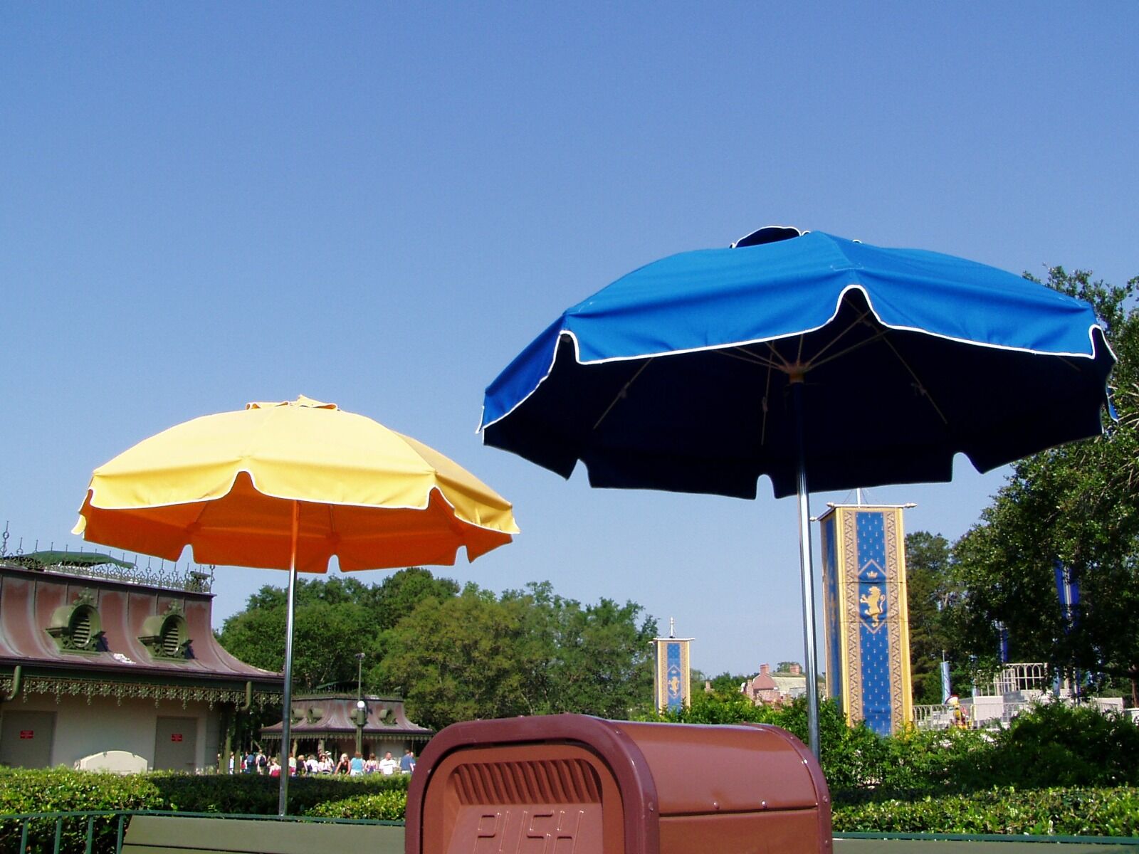 Bal Harbor Umbrella, 8.5 Foot Diameter